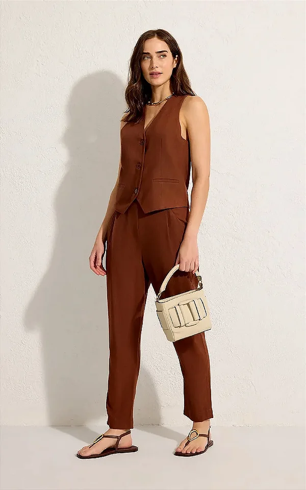 CALÇA PREGA BOLSO MARROM CAPUCCINO
