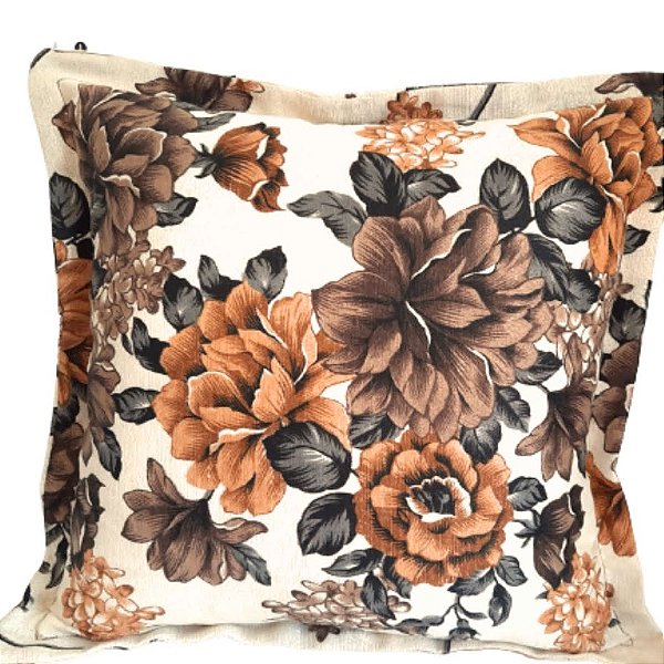 Capa Gorgurinho Decorativa p/ Almofada 43x43cm Floral Marrom com Abas