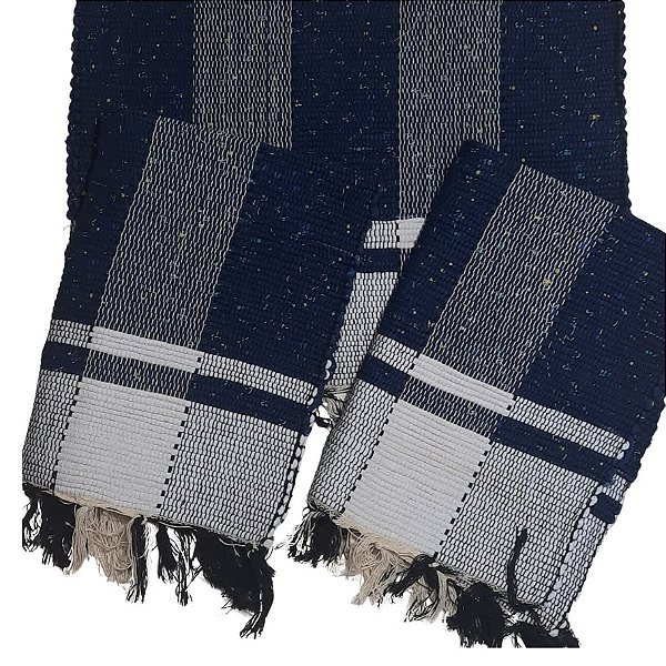 kit 3 Peças Tapete Artesanal Fio de Malha Moldura Pontilhada Azul Marinho.