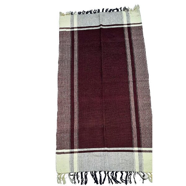 Tapete Artesanal de Fio de Malha Beira Cama Moldura na cor Bordô / Branco 50x150cm