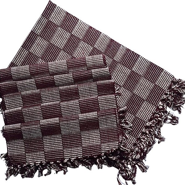 Jogo Americano 7 Lugares Xadrez nas cores Bordô e Cru Com nós nas pontas