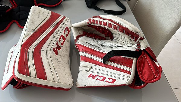 Luvas de goleiro CCM Premier Intemrediária (Semi-novo ótimo estado) - Regular