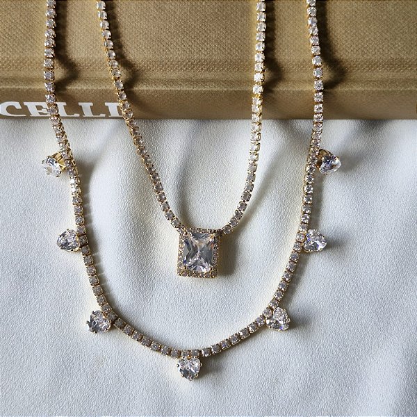 Colar Vivianne | corrente cravejada com pingente retangular de zircônia - dourado