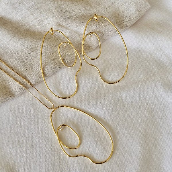 Conjunto Colar, Pingente e Brincos Arte Livre – Minimalismo escultural em dourado