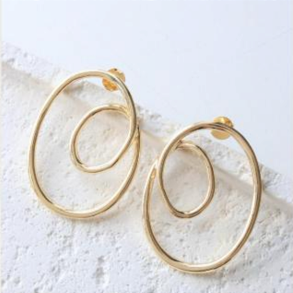 Brinco Contorno Oval Dourado