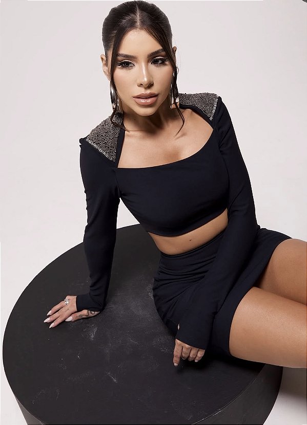 Conjunto saia com croped de manga bordado no ombro - M