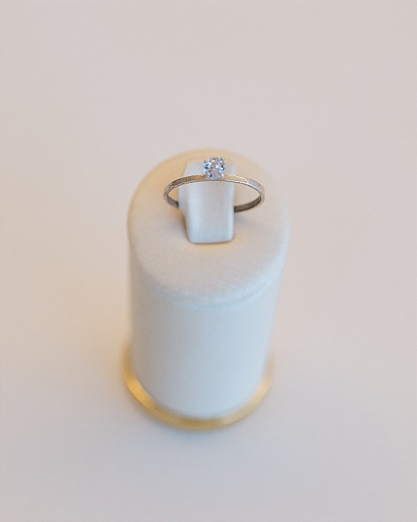 ANEL SOLITÁRIO ZIRCONIA NA PRATA