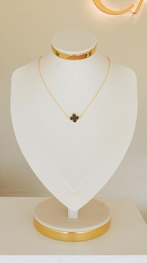 COLAR TREVO ÚNICO CADEADINHO ÔNIX NO OURO