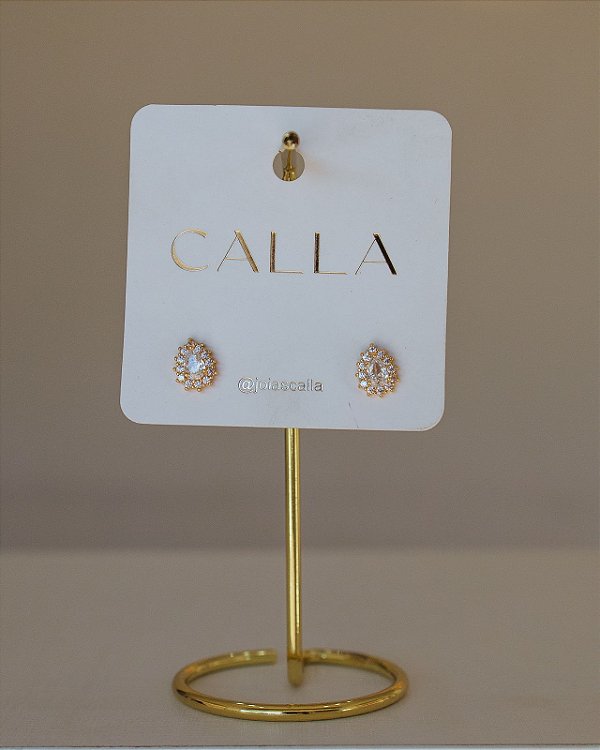 BRINCO GOTINHA CRAVEJADA NO OURO