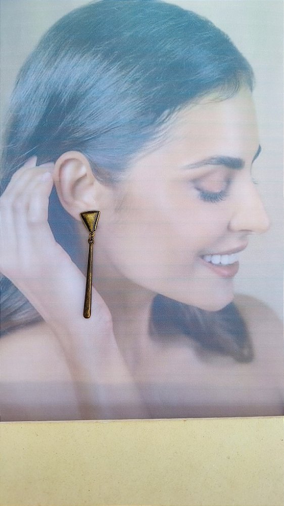 Brinco Ouro Velho Minimalista