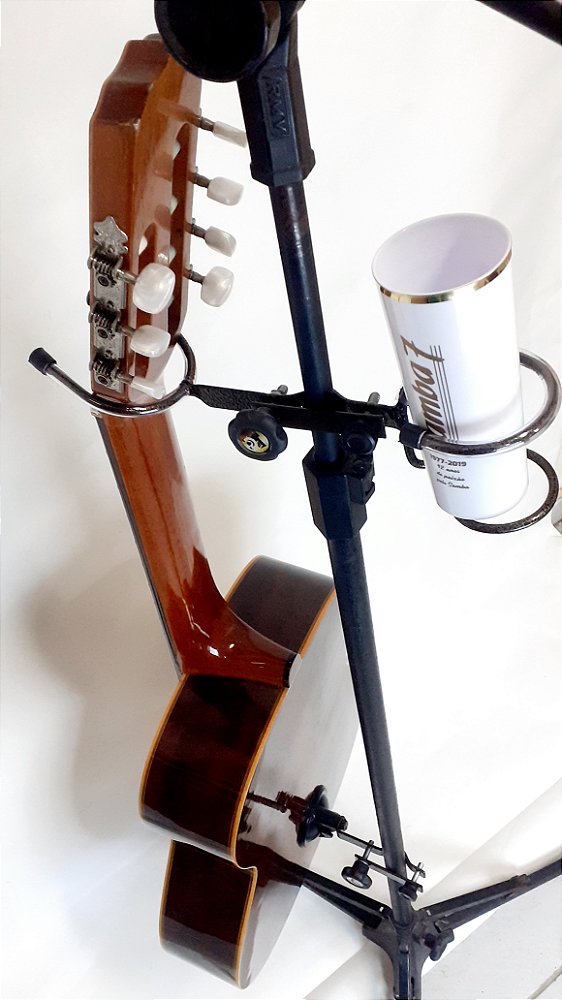 Suporte duplo de violão, e líquidos