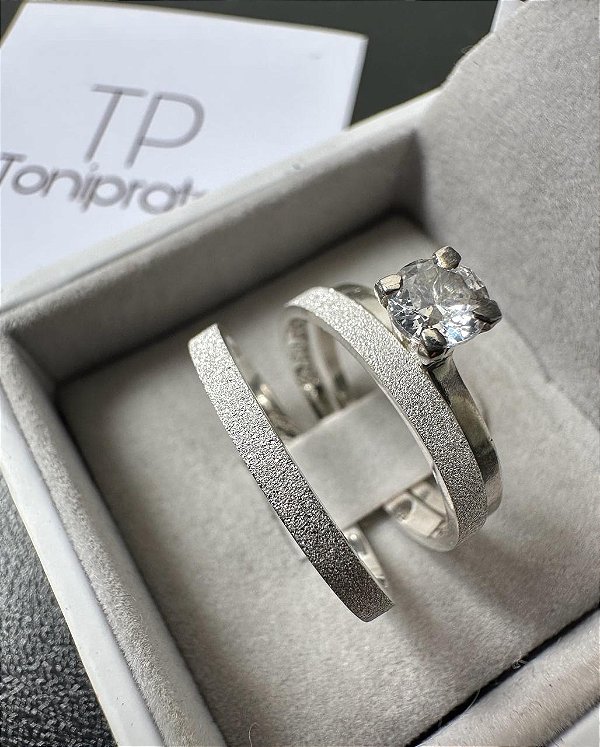 alianças lindis com anel solitário cristal