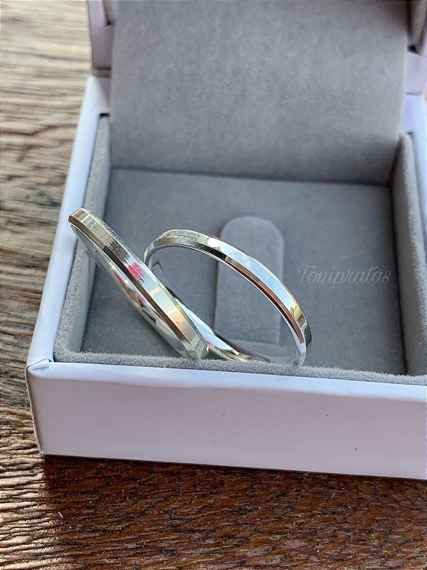 par de alianças Deline