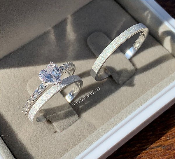 alianças lindis com anel solitário julieta