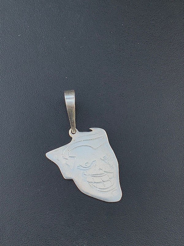 pingente face coringa