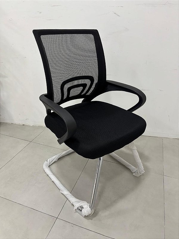 Cadeira Executiva Fixa Cromada Braços Fixos Encosto Tela Mesh Preto