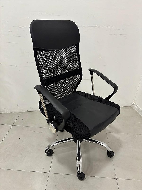 Cadeira Presidente Tela Mesh Tecido Preto Relax Braços Fixos