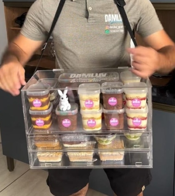 Expositor Acrílico 24 Caixinhas 2 Gavetas 100 Brigadeiros c/ Alça e Pegador