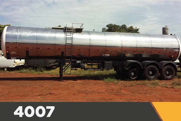 Carreta Tanque Aço Inox M.O Térmica • 2009 / 30.000L / Carregamento Top