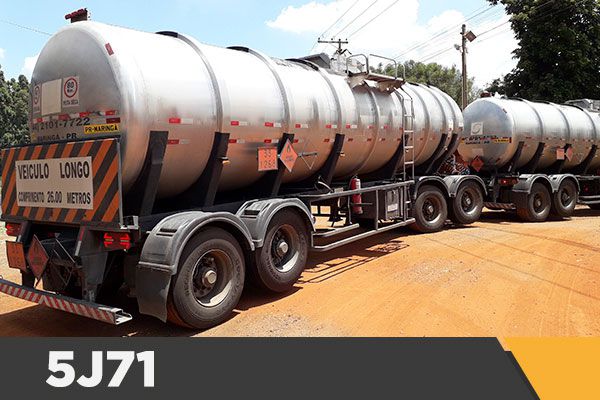 Rodotrem Tanque Aço Inox com Dolly Kronorte • 2007 / 60.000L / Carregamento Top Loading