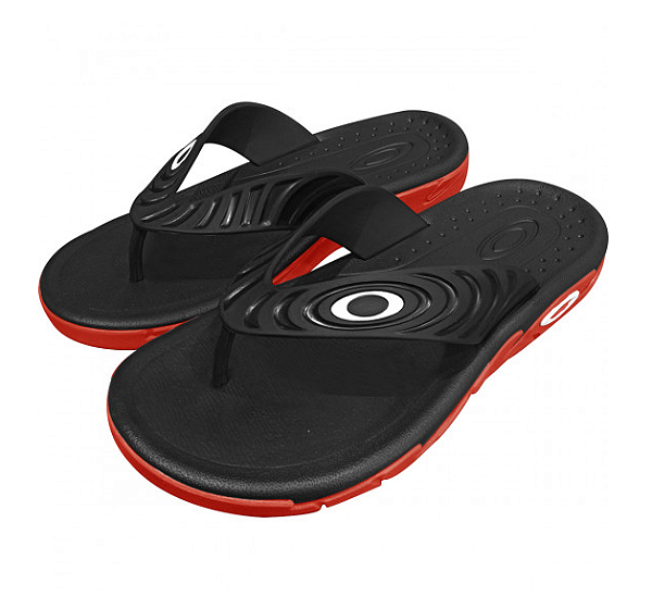 Chinelo Oakley Crowd - Preto/Vermelho
