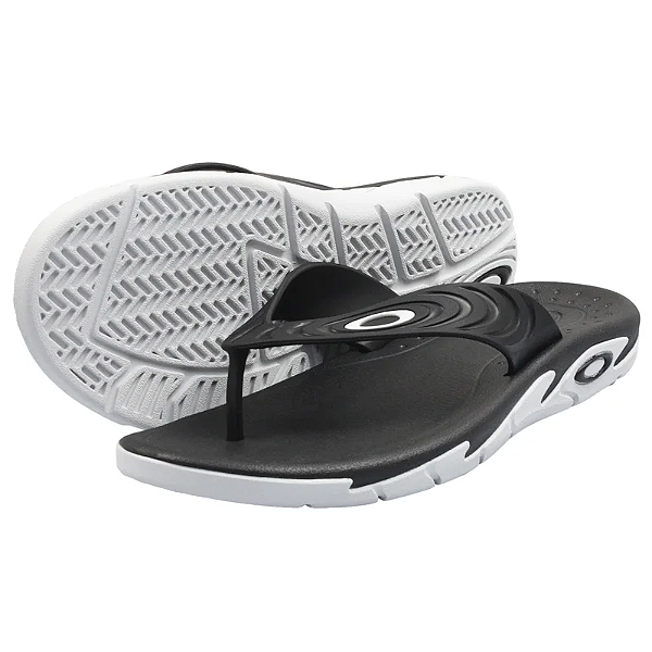 Chinelo Oakley Crowd - Preto/Branco