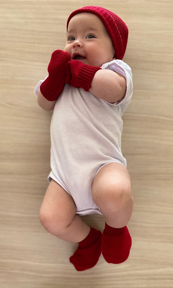 kit gorro + luvas + sapatinhos em tricot