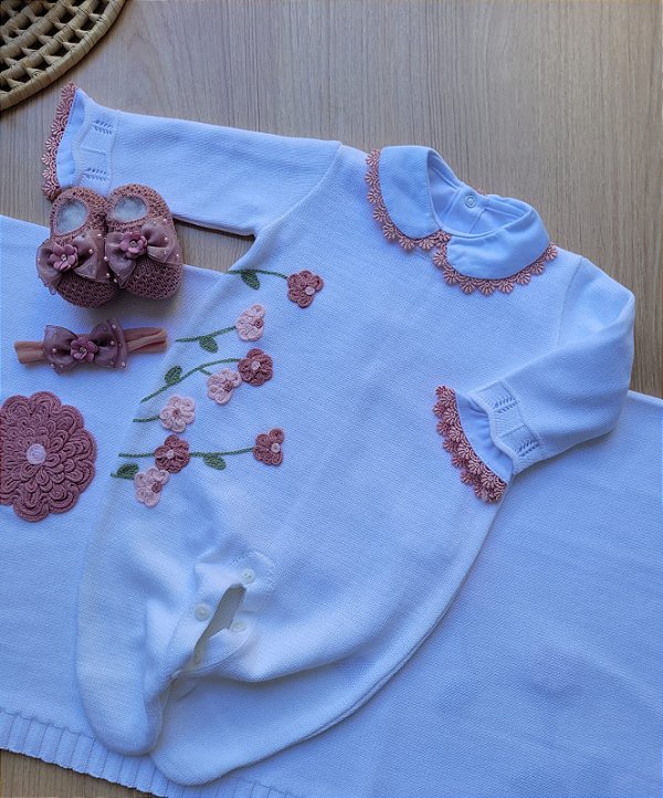 Saída de maternidade menina bordado de flores em tricot 5 peças