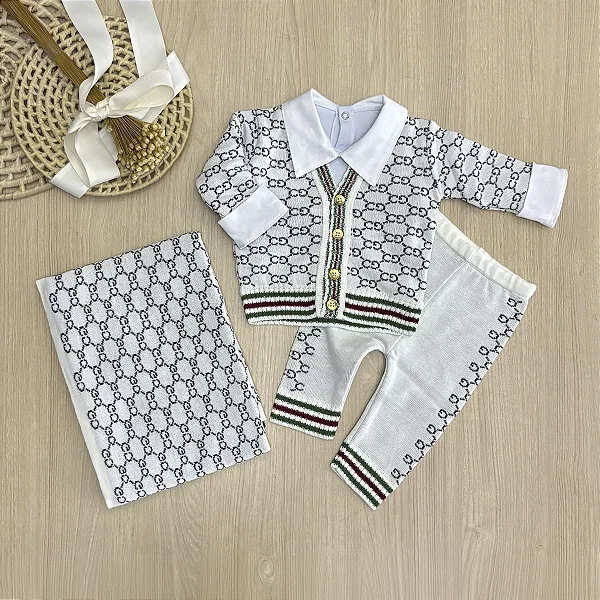 Saída de Maternidade Menino Bebê 4 Peças Conjunto Tricot com Manta Dinhos Baby