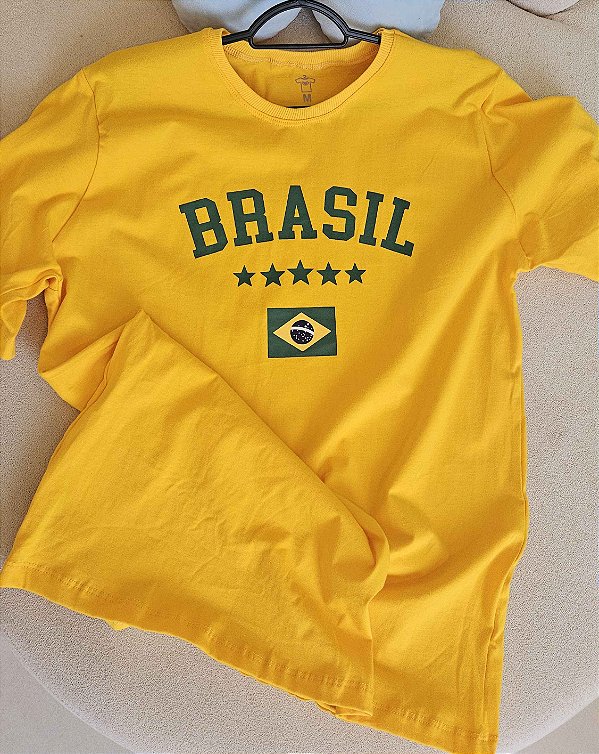 Camiseta Brasil Amarela Escrita Verde Desenho Bandeira