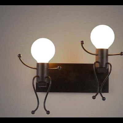 ARANDELA BONECOS LADO A LADO PRETO