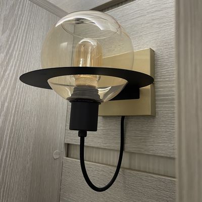 ARANDELA GLOBO VIDRO CHAMPAGNE PRETO