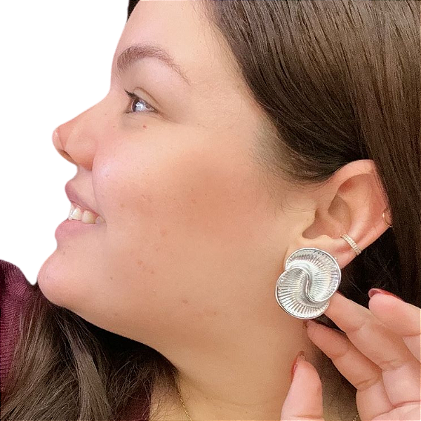 PAR DE BRINCOS CONCHA PRATA