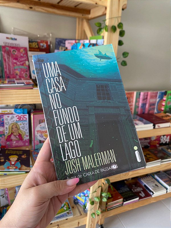 Uma Casa no Fundo de Um Lago