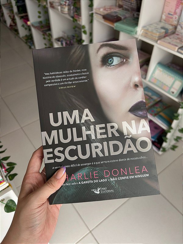 Uma Mulher Na Escuridão