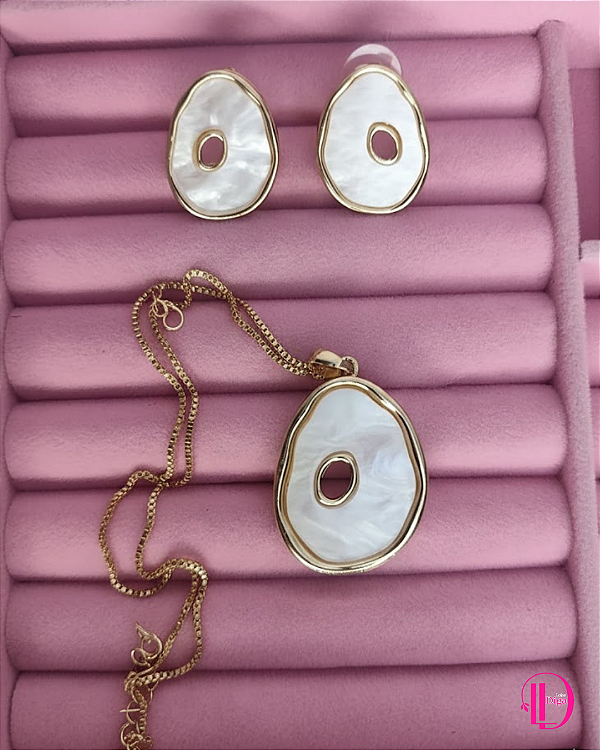 Conjunto Colar e Brincos Dourado Oval Vazado com Pedra Branca