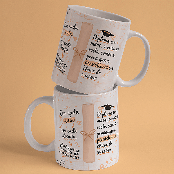 Caneca Personalizada Diploma em mãos