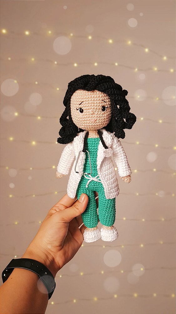 Médica em Amigurumi