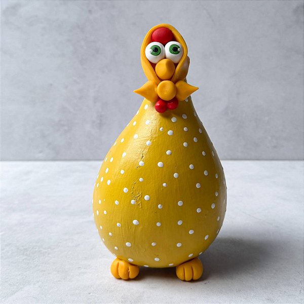 Galinha em Cabaça com lenço Amarelo