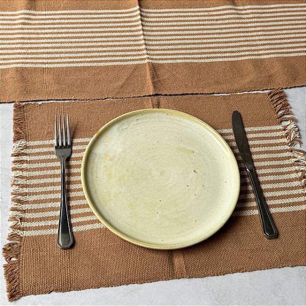 Jogo americano 7 peças - Listras Cru e Bordas Caramelo