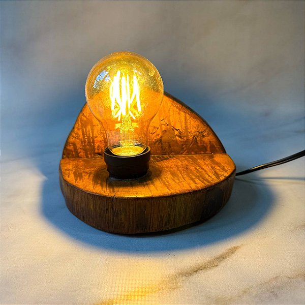 Luminária Rústica de Madeira