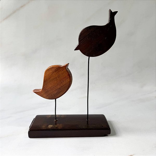 Escultura de Passarinhos em Madeira