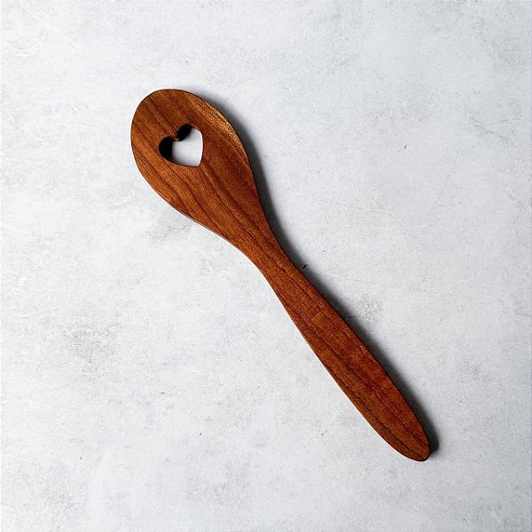 Colher de Madeira com Vazado de Coração