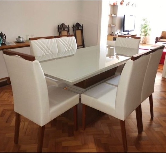 Mesa Ágata 180 Canto Reto Imbuia/Off White com 6 Cadeiras Helena Mel/Veludo Bege