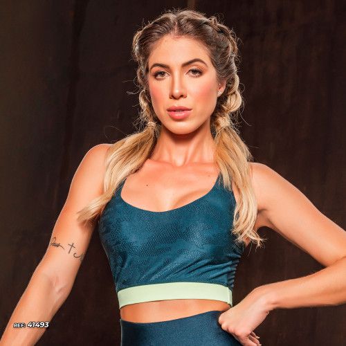 Top fitness camuflado