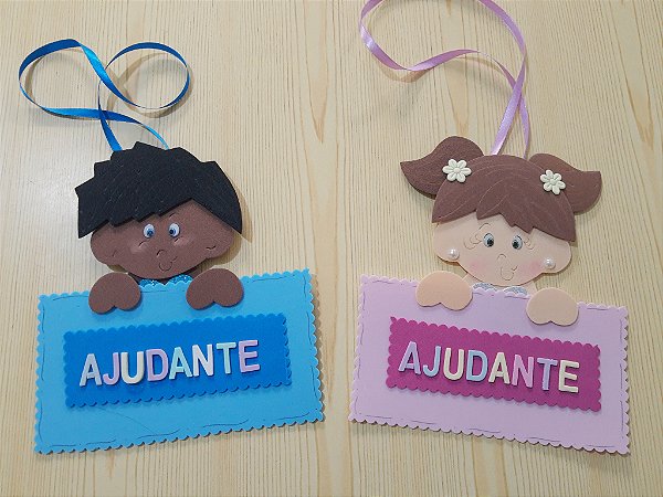 Crachás Ajudante (feito de Eva)