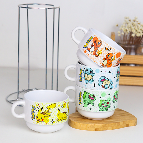 Torre de Canecas Pokémon – Pikachu, Charmander, Bulbasaur e Squirtle | Coleção Completa
