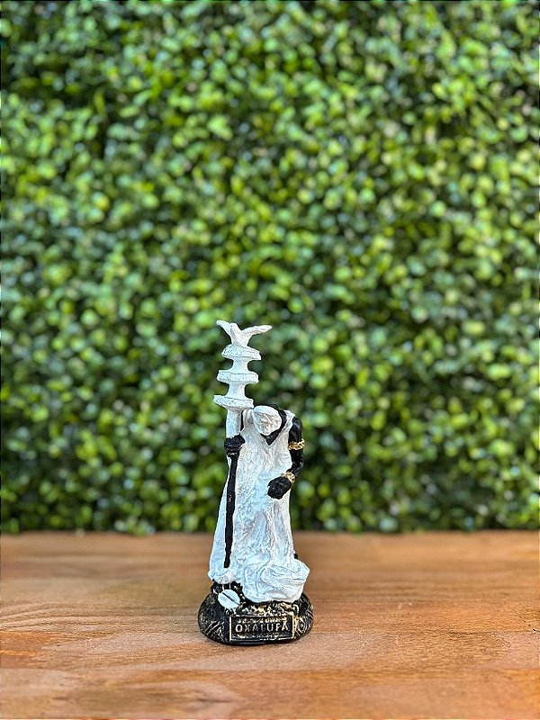 ORIXÁ M OXALUFA 15 CM EM RESINA