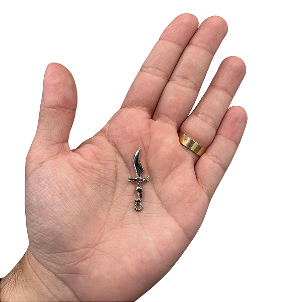 PINGENTE ADAGA PRATEADO 6 UNIDADES