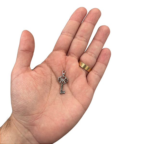 PINGENTE CHAVE PRATEADO 6 UNIDADES